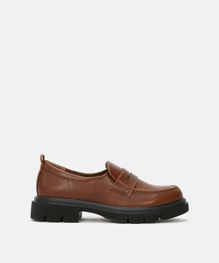 Mocassins detalhe tachas image number null